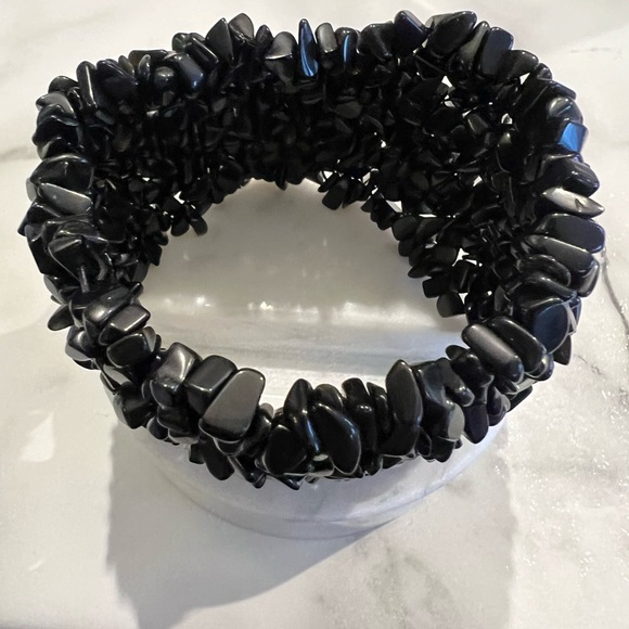 BLACK GEMSTONE BRACELET, excellent condition. Gr8 gemstone jewelry pairing. - Picture 5 of 5